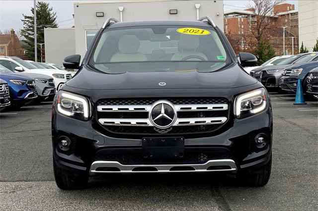 Used 2021 Mercedes-Benz GLB 250 4MATIC image 2