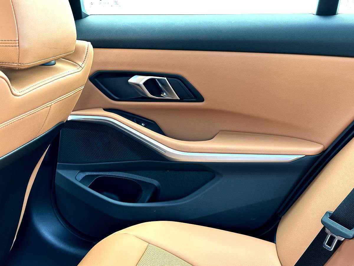 Certified 2024 BMW 330i Sedan image 32