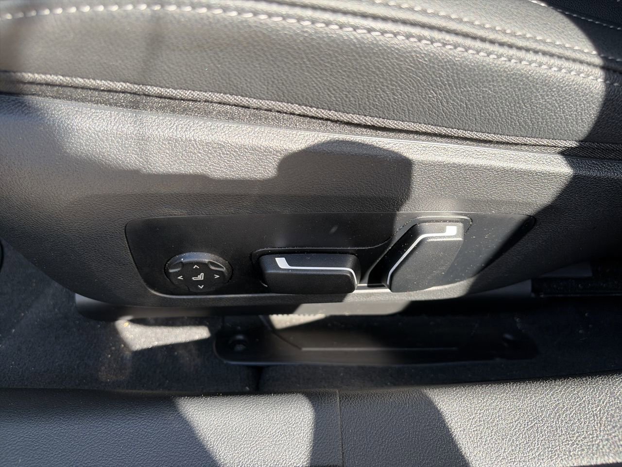 Used 2025 BMW 430i w/ Premium Package RWD image 15
