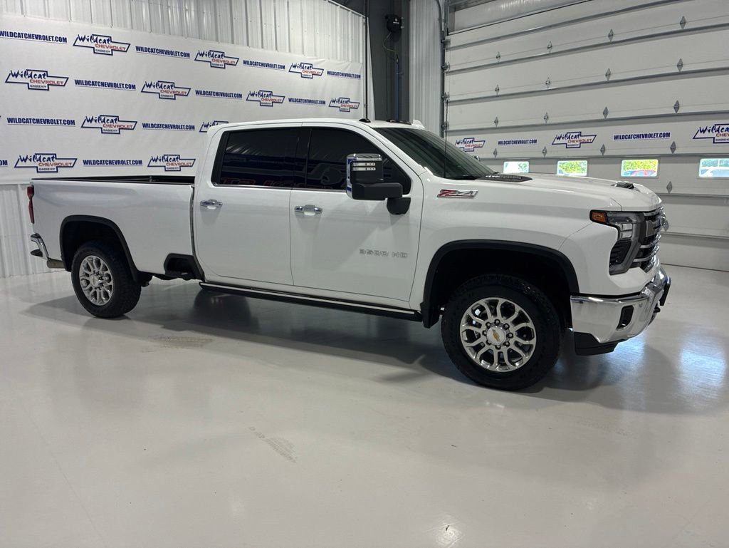 Used 2025 Chevrolet Silverado 3500 LTZ w/ LTZ Premium Package AWD/4WD image 13