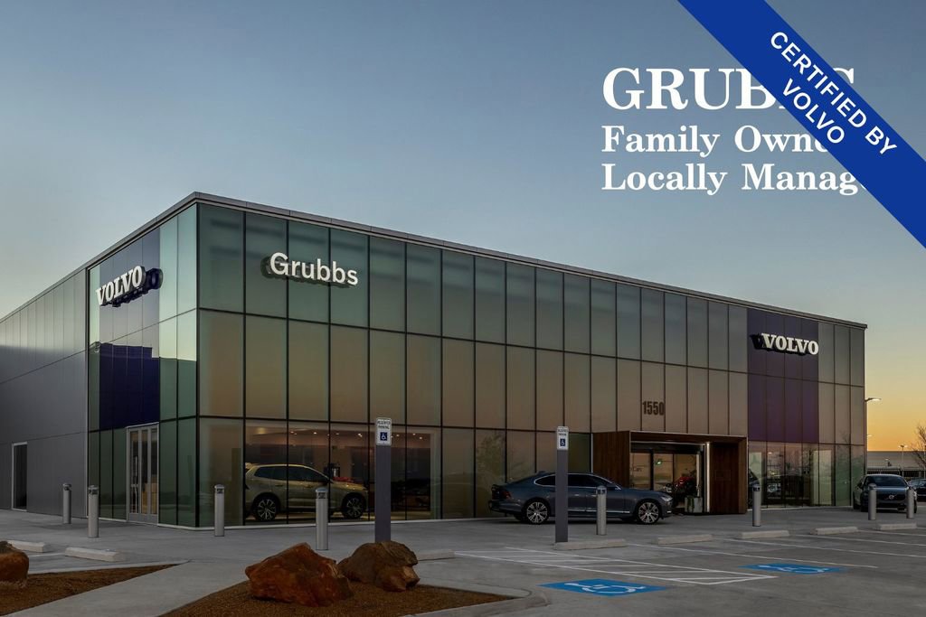 Used 2024 Volvo XC60 T8 Ultimate w/ Protection Package Premier image 9