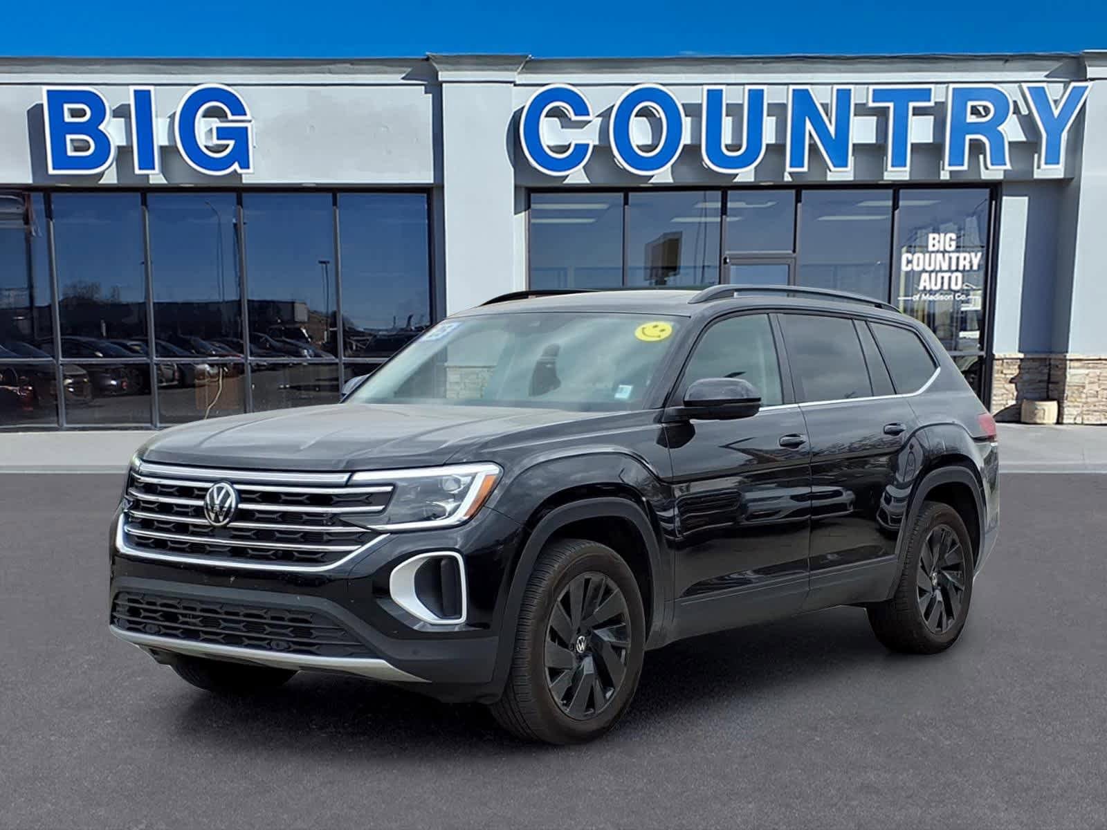 Used 2025 Volkswagen Atlas SE FWD image 1