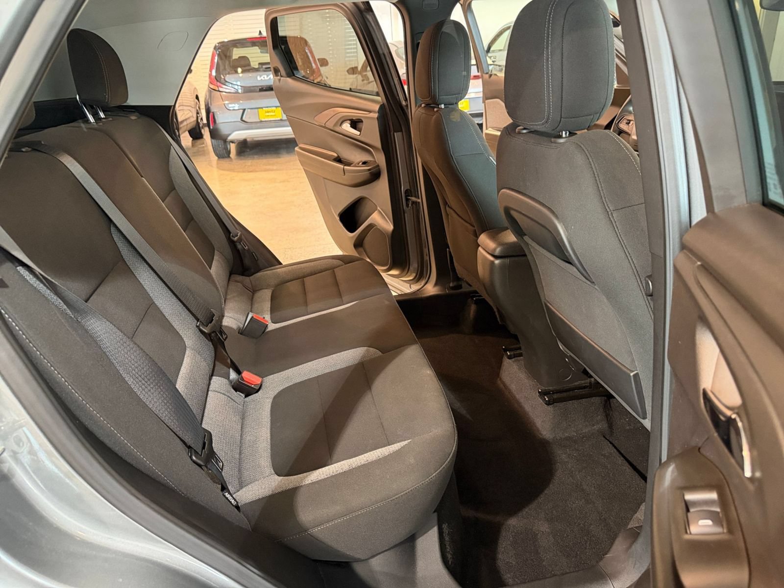 Used 2025 Chevrolet TrailBlazer LT FWD image 36