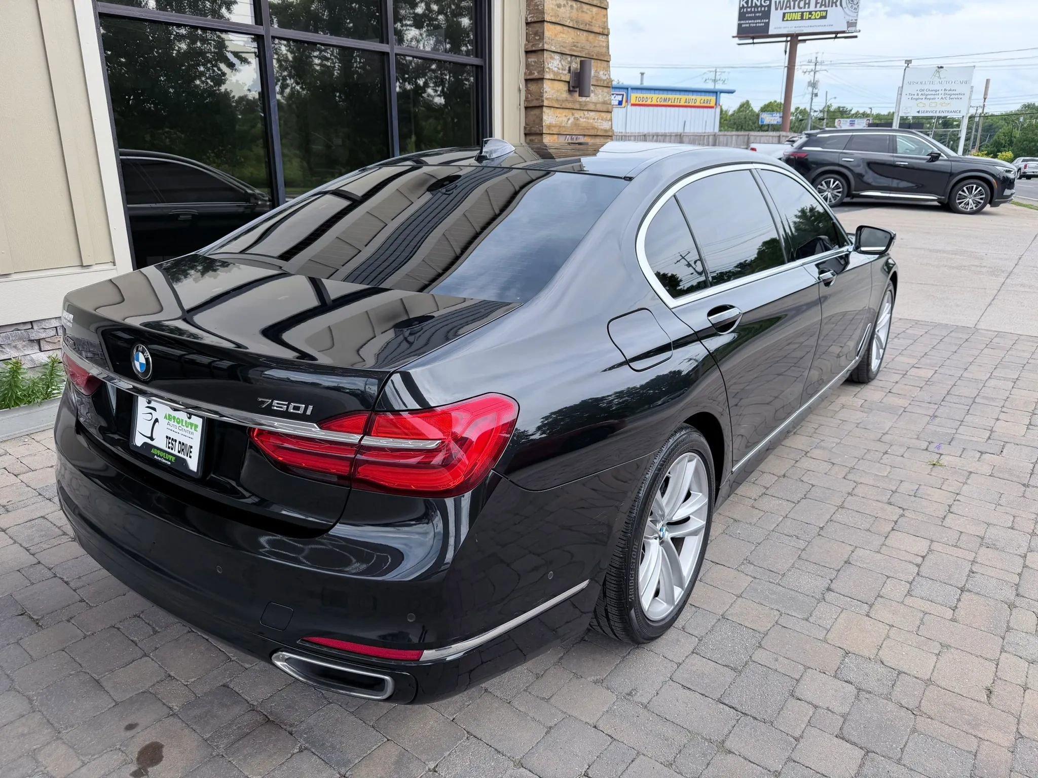 Used 2017 BMW 750i xDrive AWD/4WD image 14