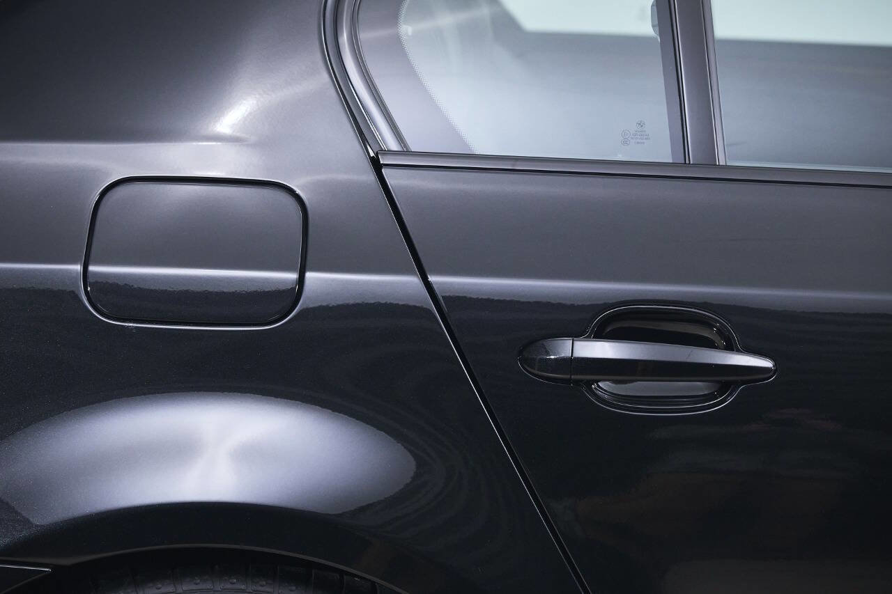 Used 2008 BMW M5 image 43