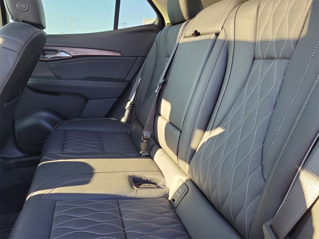 Used 2022 Buick Envision Avenir w/ Technology Package II image 12