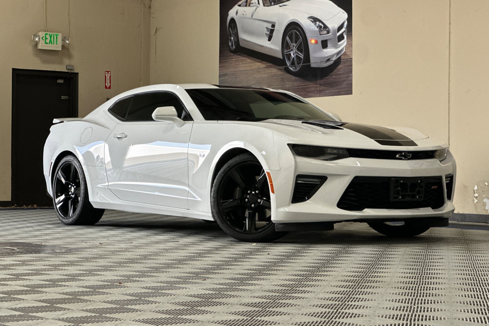 Used 2017 Chevrolet Camaro SS RWD image 2