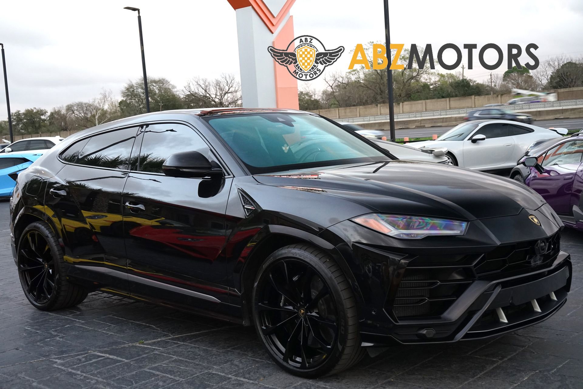 Used 2019 Lamborghini Urus image 1
