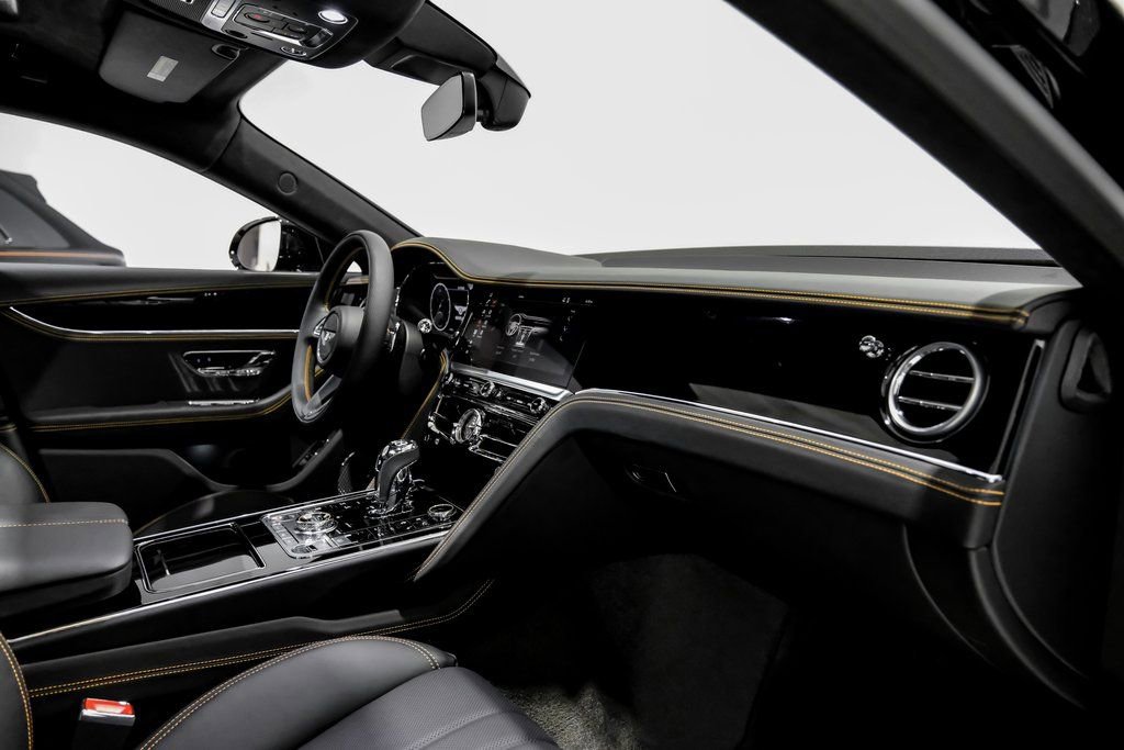 Used 2024 Bentley Flying Spur V8 image 9