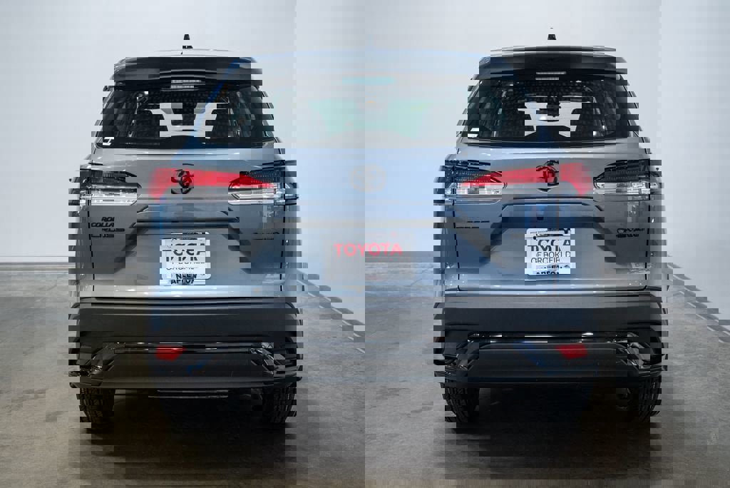 Used 2025 Toyota Corolla Cross AWD Hybrid image 8