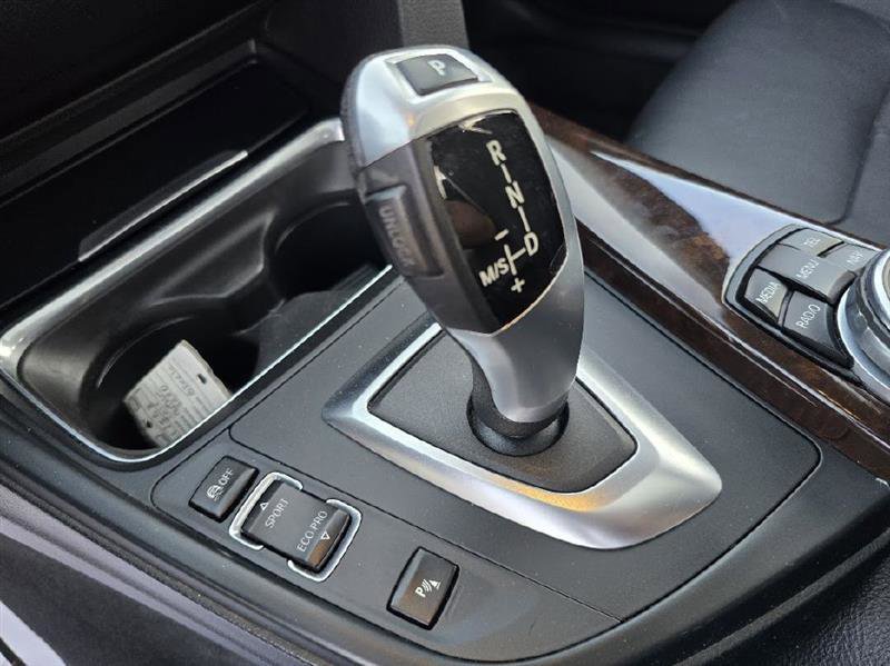 Used 2015 BMW 328d xDrive Sedan AWD/4WD image 30