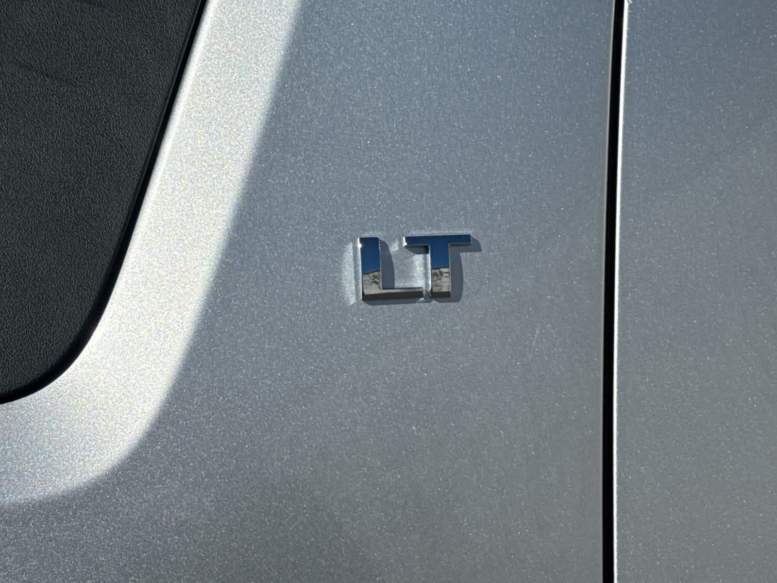 Used 2012 Chevrolet Avalanche LT AWD/4WD image 24