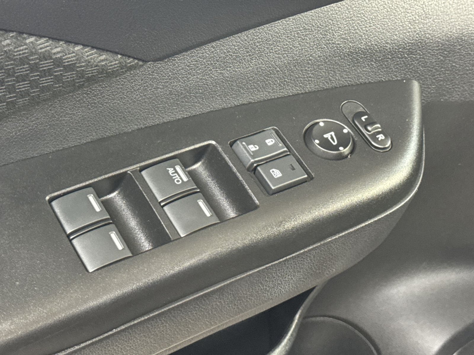 Used 2015 Honda CR-V EX image 27
