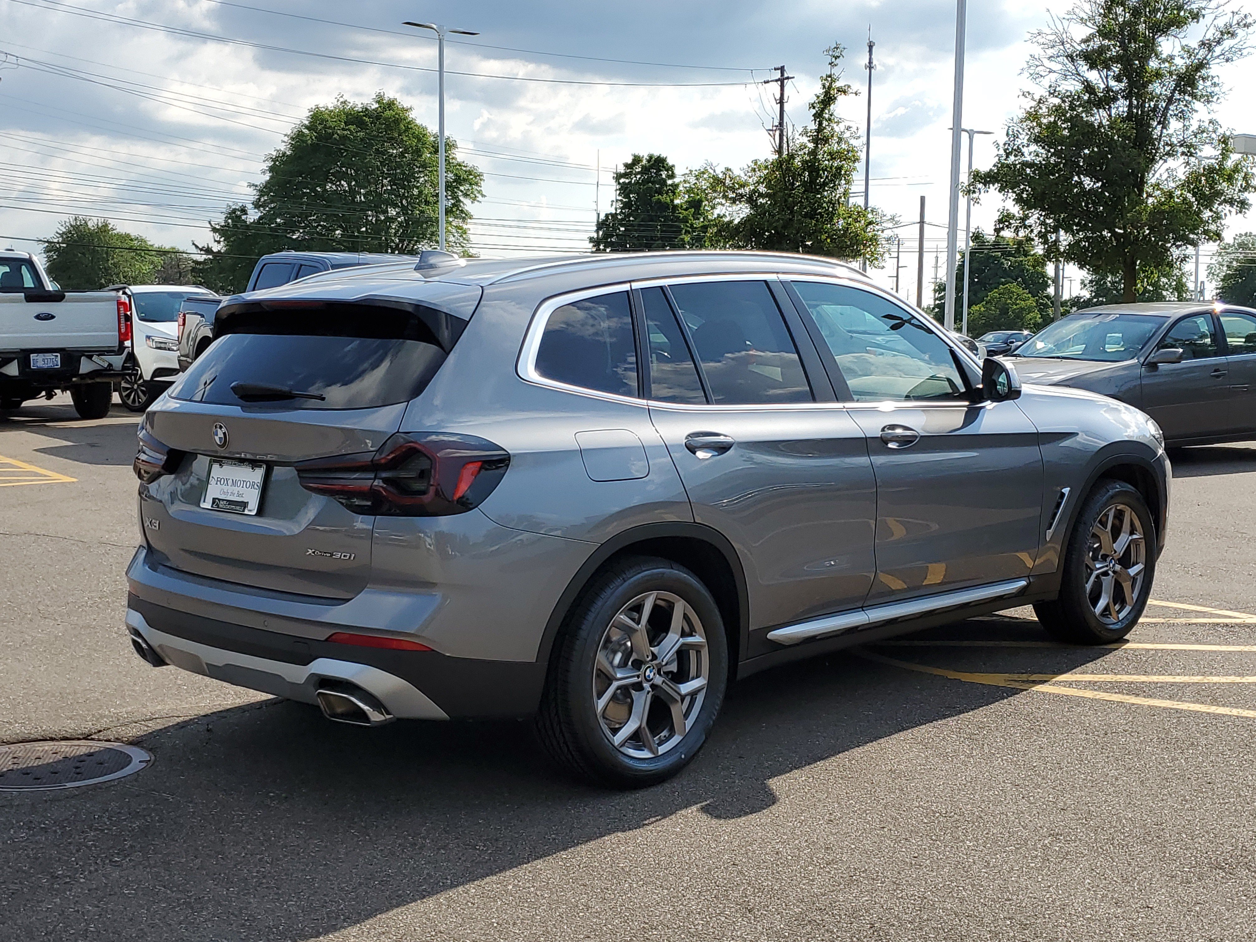 Used 2023 BMW X3 xDrive30i w/ Convenience Package AWD/4WD image 3