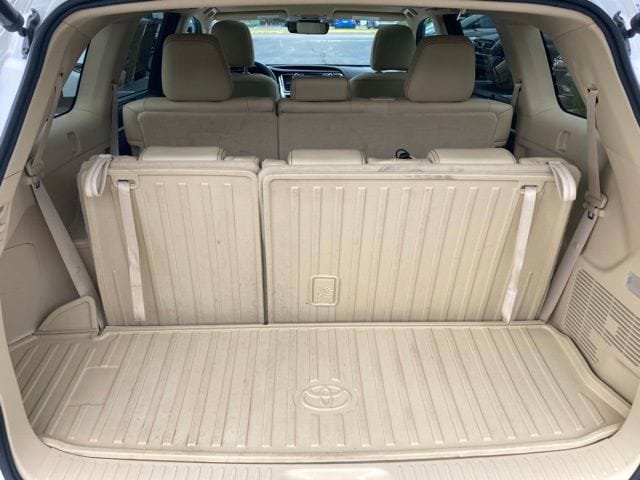 Used 2017 Toyota Highlander Limited AWD/4WD image 8