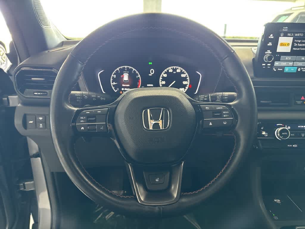Used 2025 Honda Pilot TrailSport image 14