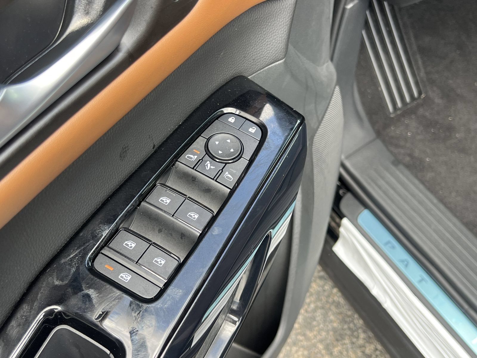 New 2026 Nissan Pathfinder Platinum FWD image 16