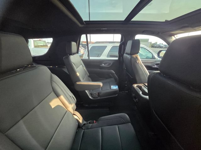 Used 2023 Chevrolet Tahoe Z71 w/ Luxury Package AWD/4WD image 12