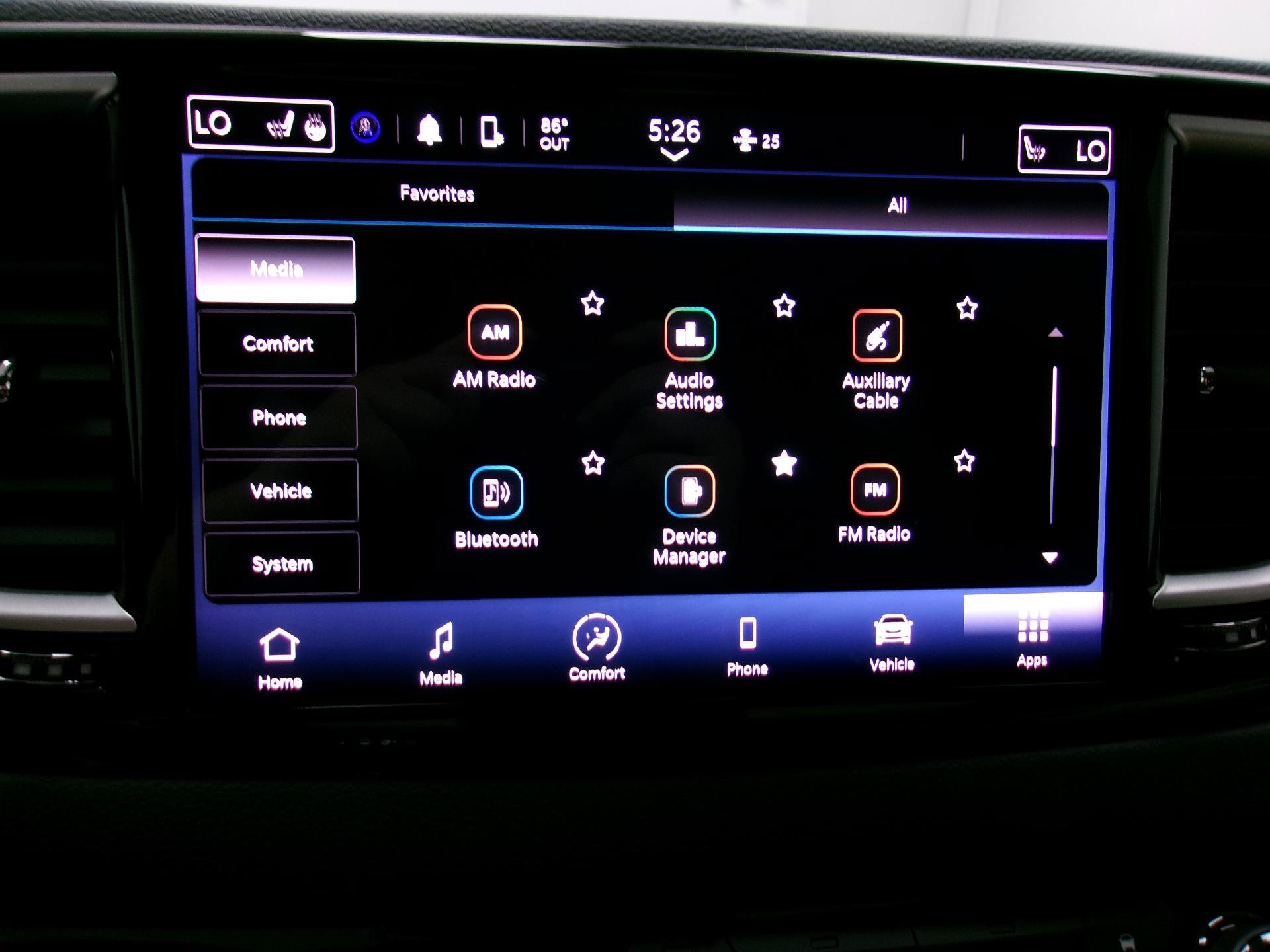 Used 2024 Chrysler Pacifica Touring-L FWD image 4