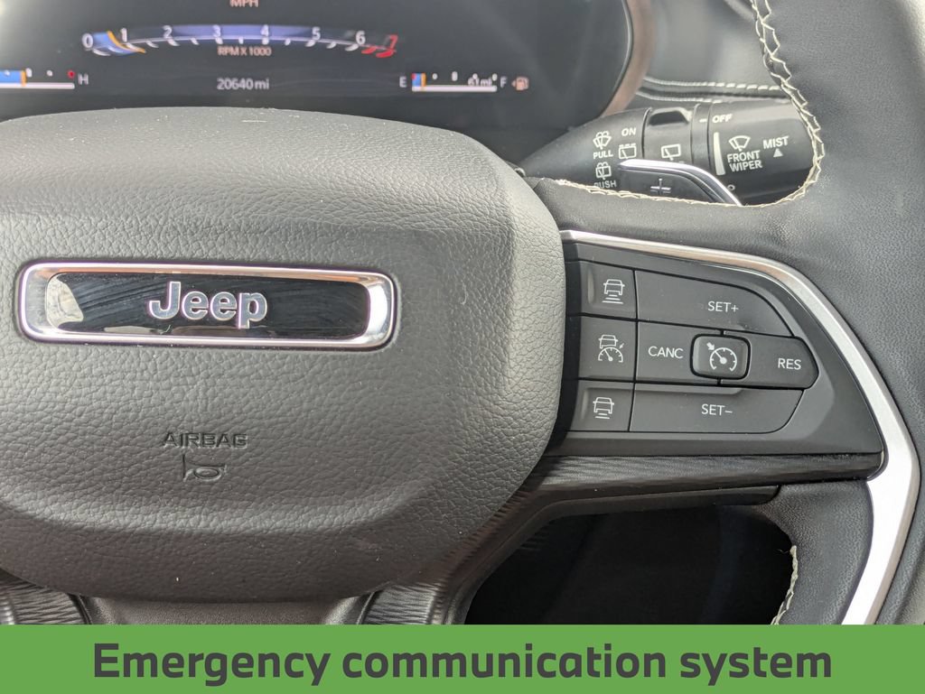 Used 2025 Jeep Grand Cherokee Altitude AWD/4WD image 21