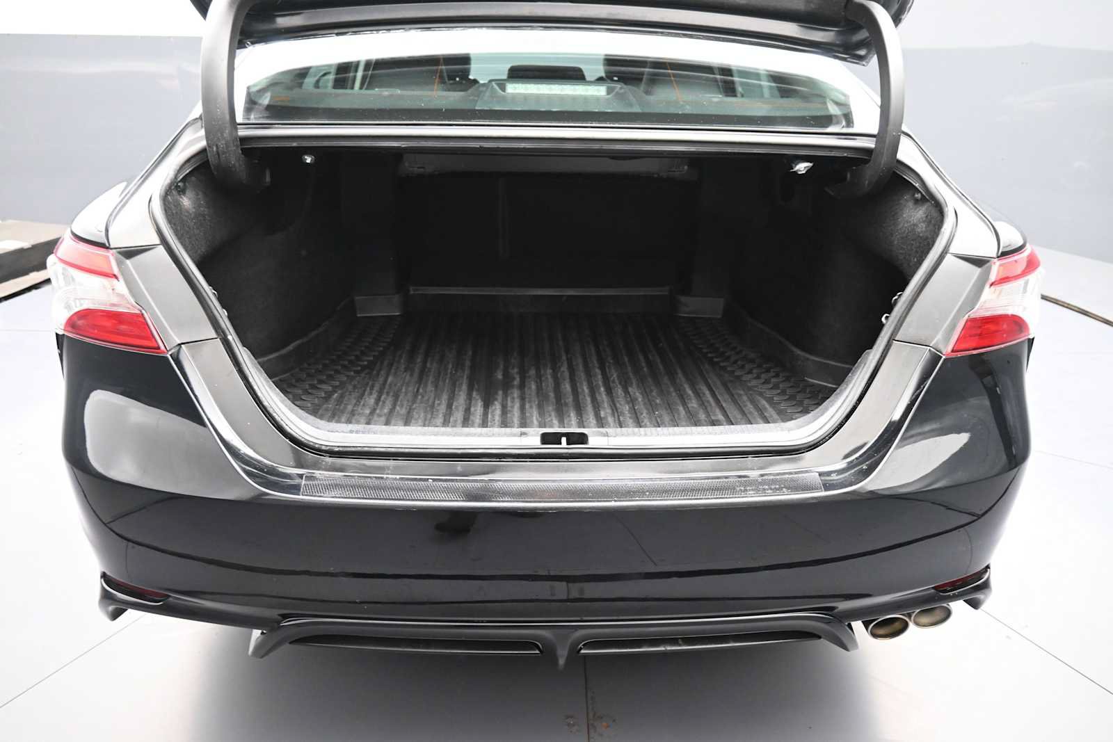 Certified 2019 Toyota Camry SE w/ Convenience Package FWD image 21