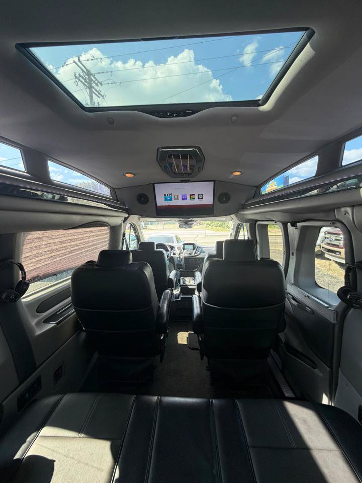Used 2019 Ford Transit 150 130 Low Roof w/ Exterior Upgrade Package RWD image 27