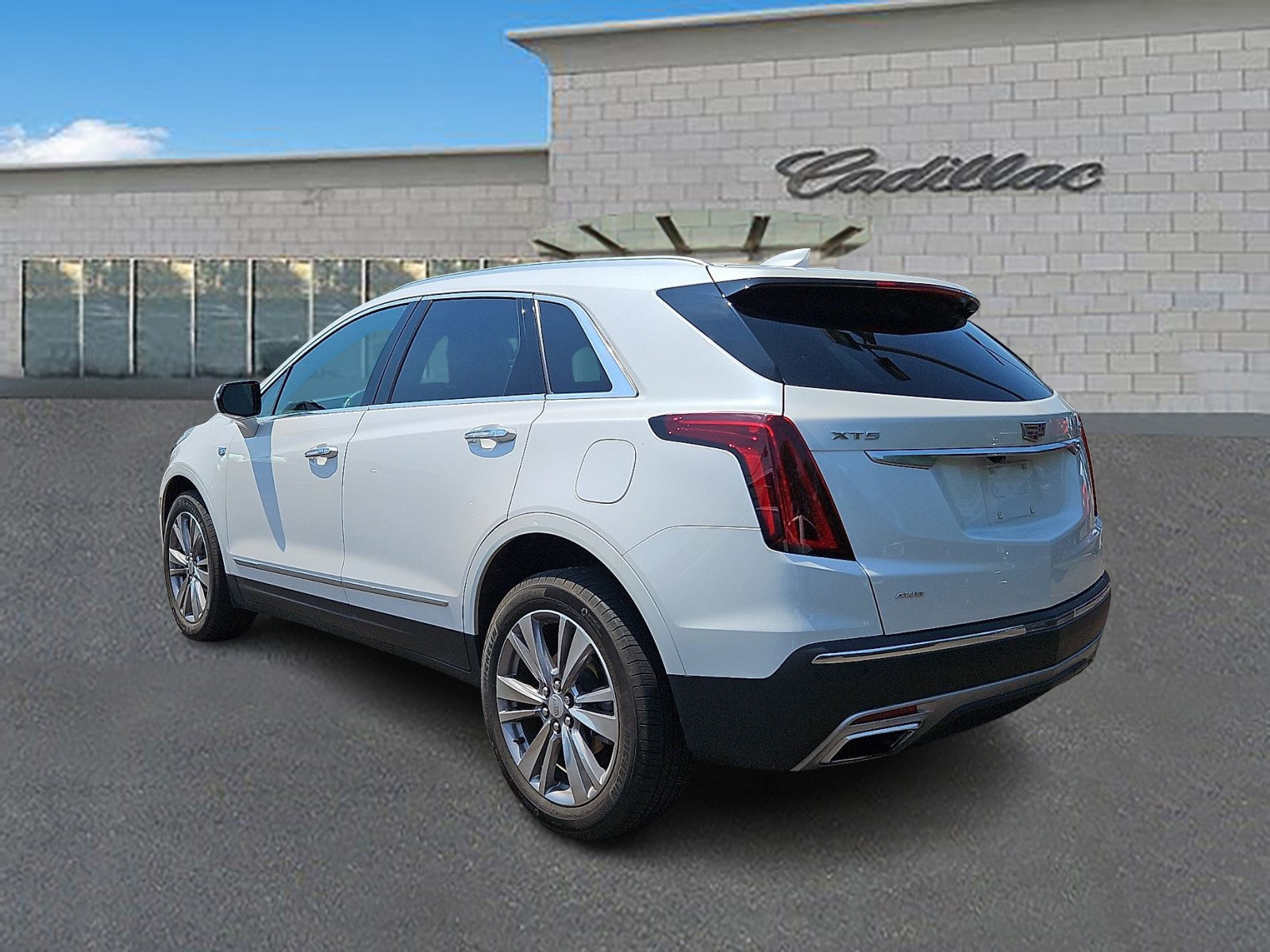 Certified 2024 Cadillac XT5 Premium Luxury AWD/4WD image 6