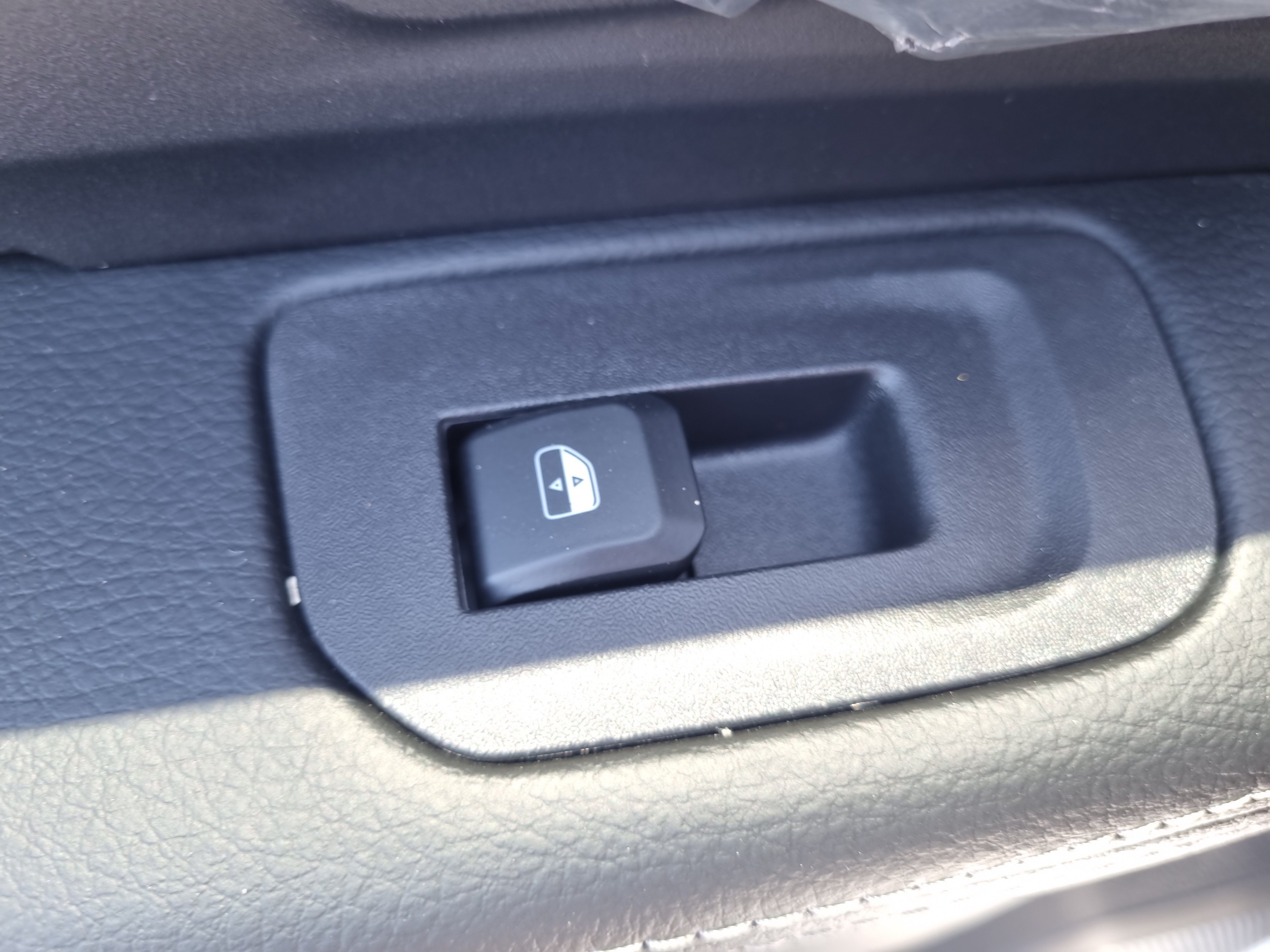 New 2026 RAM 3500 Big Horn AWD/4WD image 11