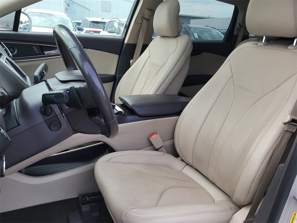 Used 2019 Lincoln Nautilus Reserve image 17