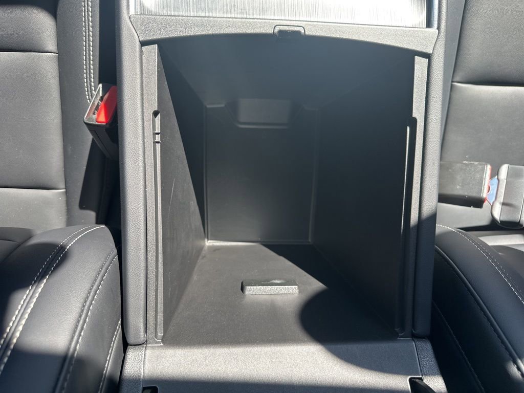 Used 2025 GMC Acadia Elevation w/ Elevation Premium Package image 7