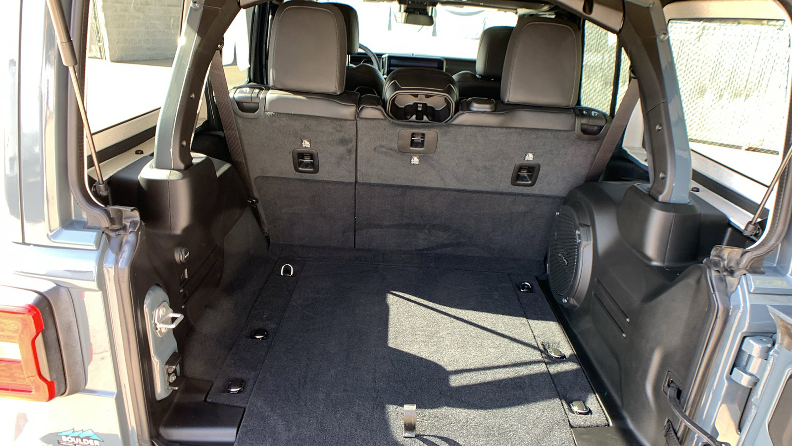 Used 2025 Jeep Wrangler Unlimited Rubicon image 26