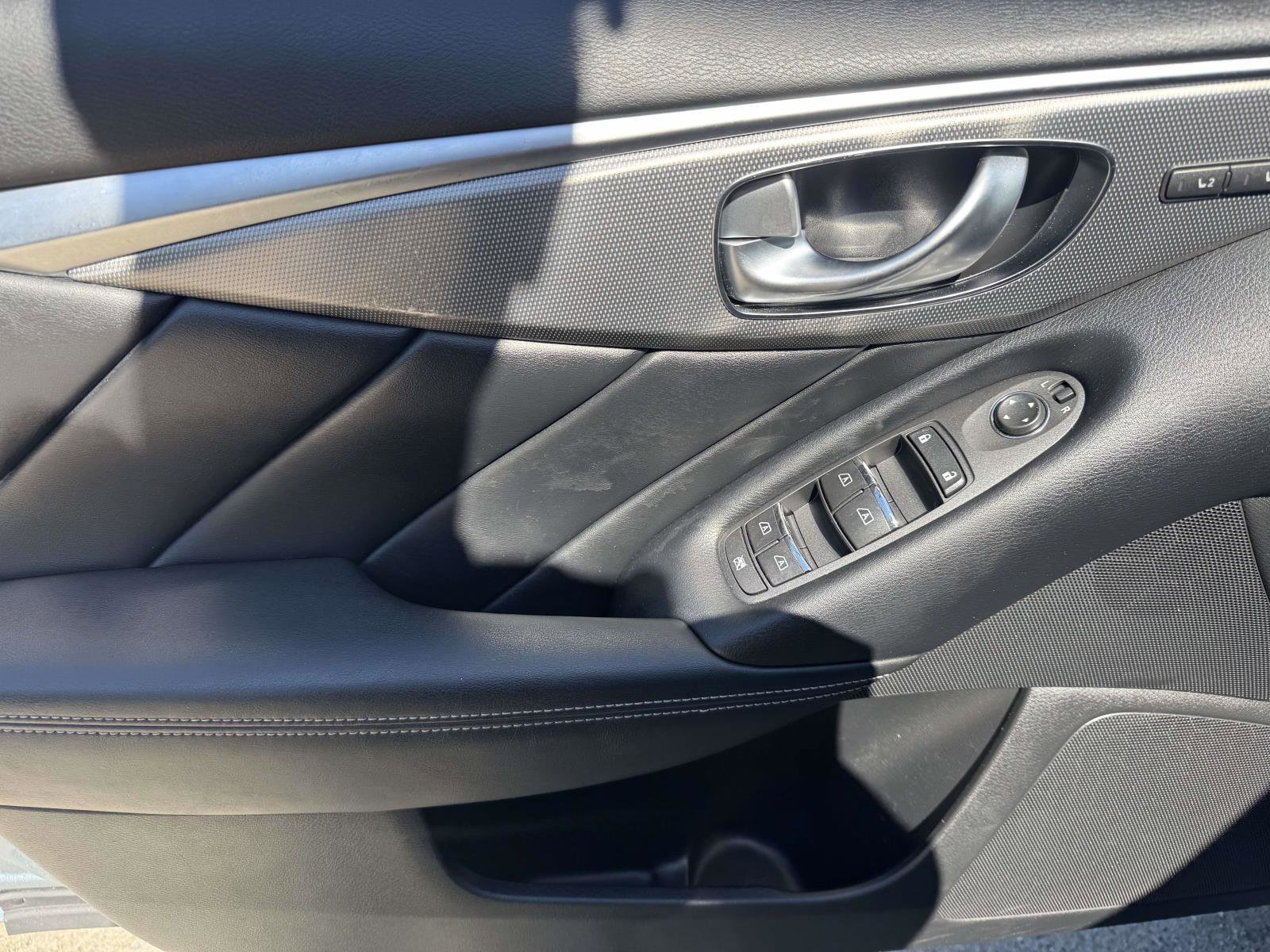 Used 2017 INFINITI Q50 Signature Edition w/ Cargo Package (L95) image 14