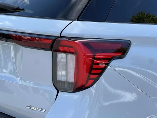 Used 2026 Ford Explorer Active AWD/4WD image 9