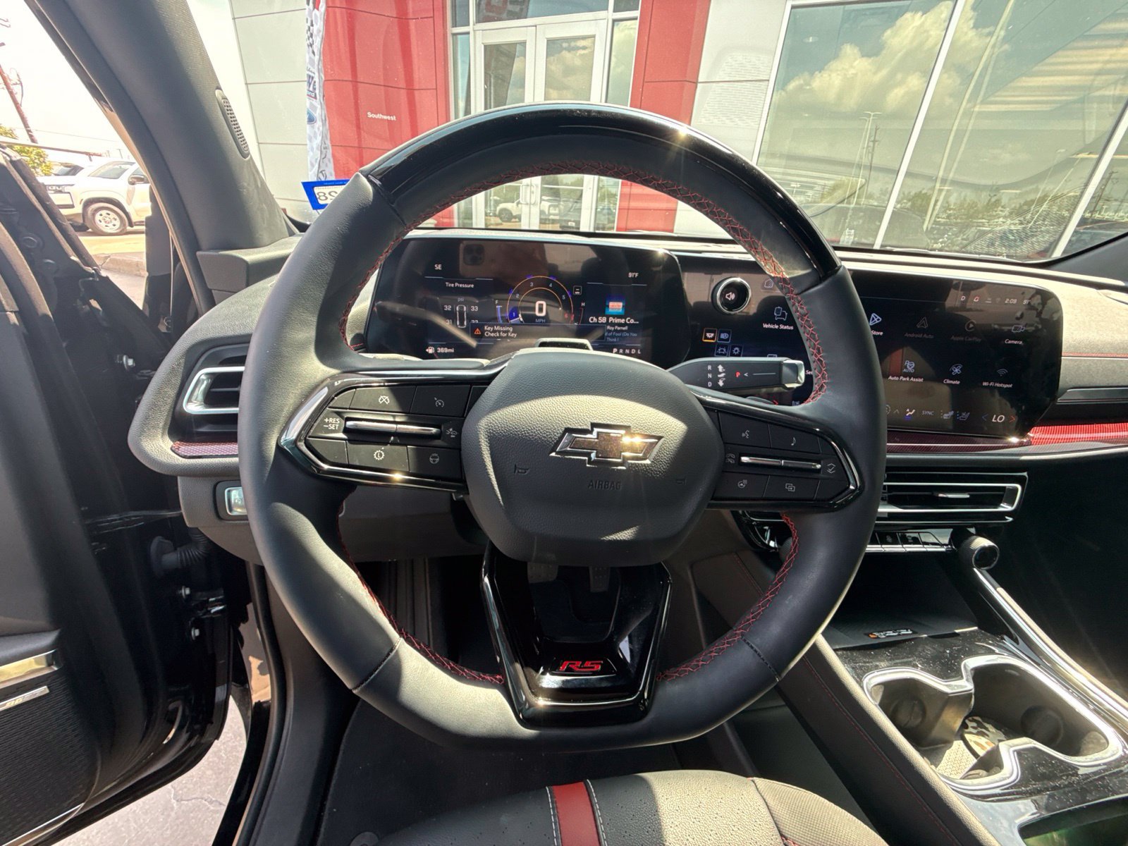 Used 2026 Chevrolet Traverse RS FWD image 8