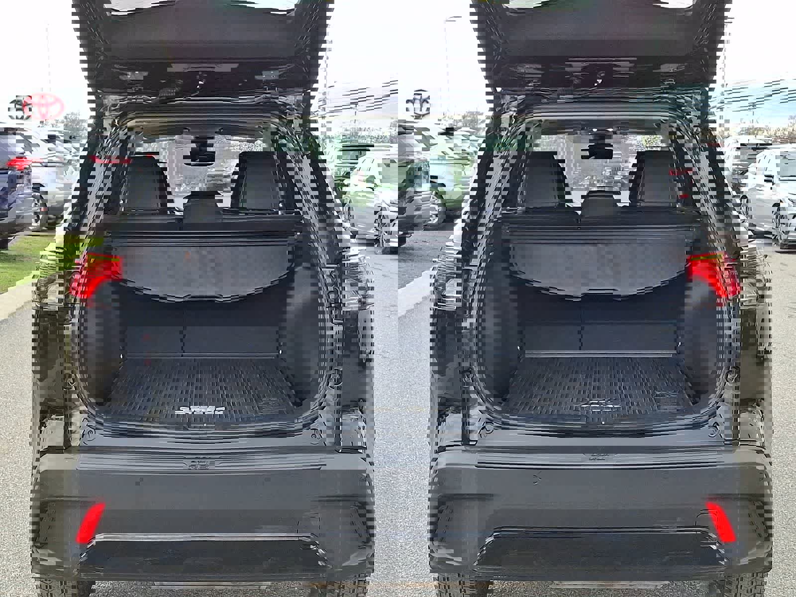 Certified 2022 Toyota Corolla Cross XLE w/ Convenience Package image 31