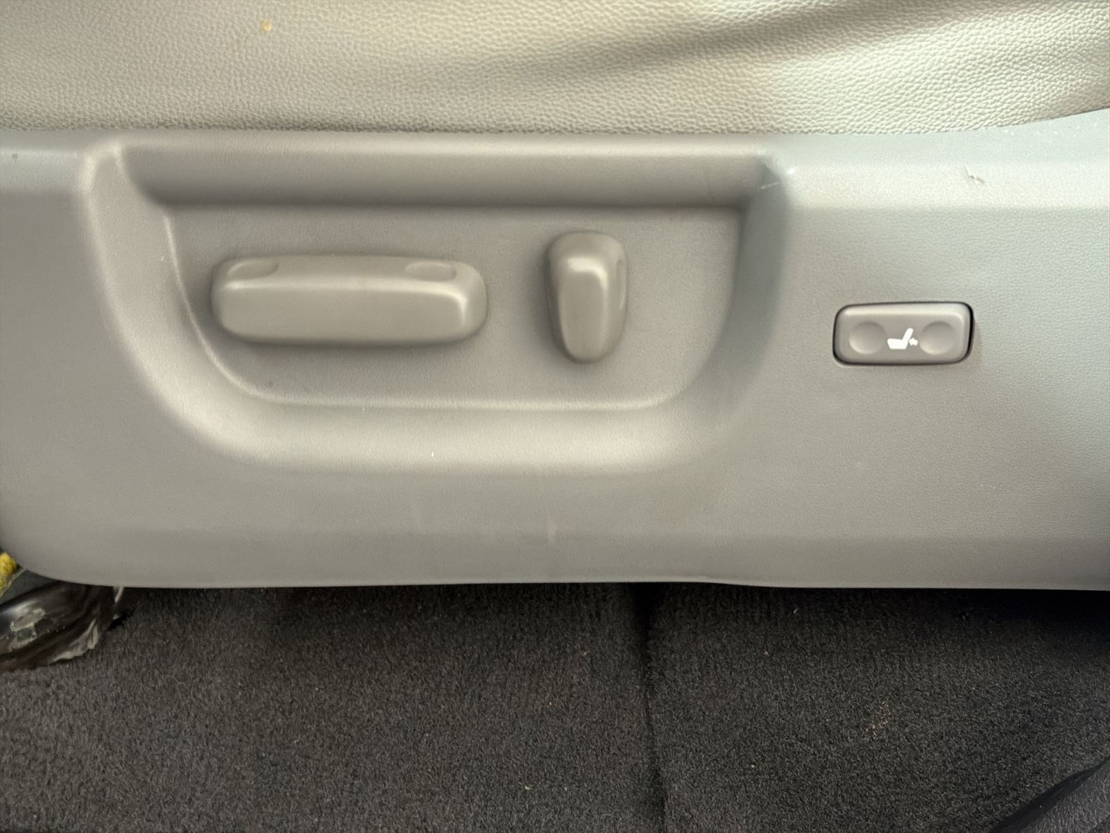 Used 2019 Toyota Sequoia SR5 AWD/4WD image 14