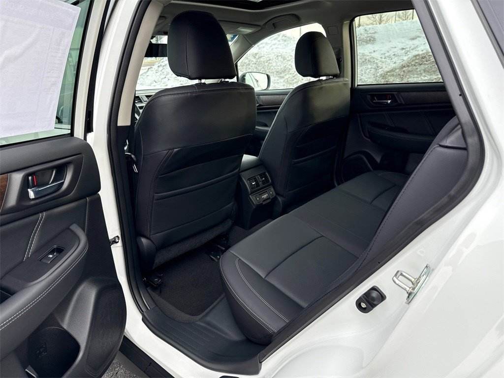 Used 2018 Subaru Outback 3.6R Limited image 16