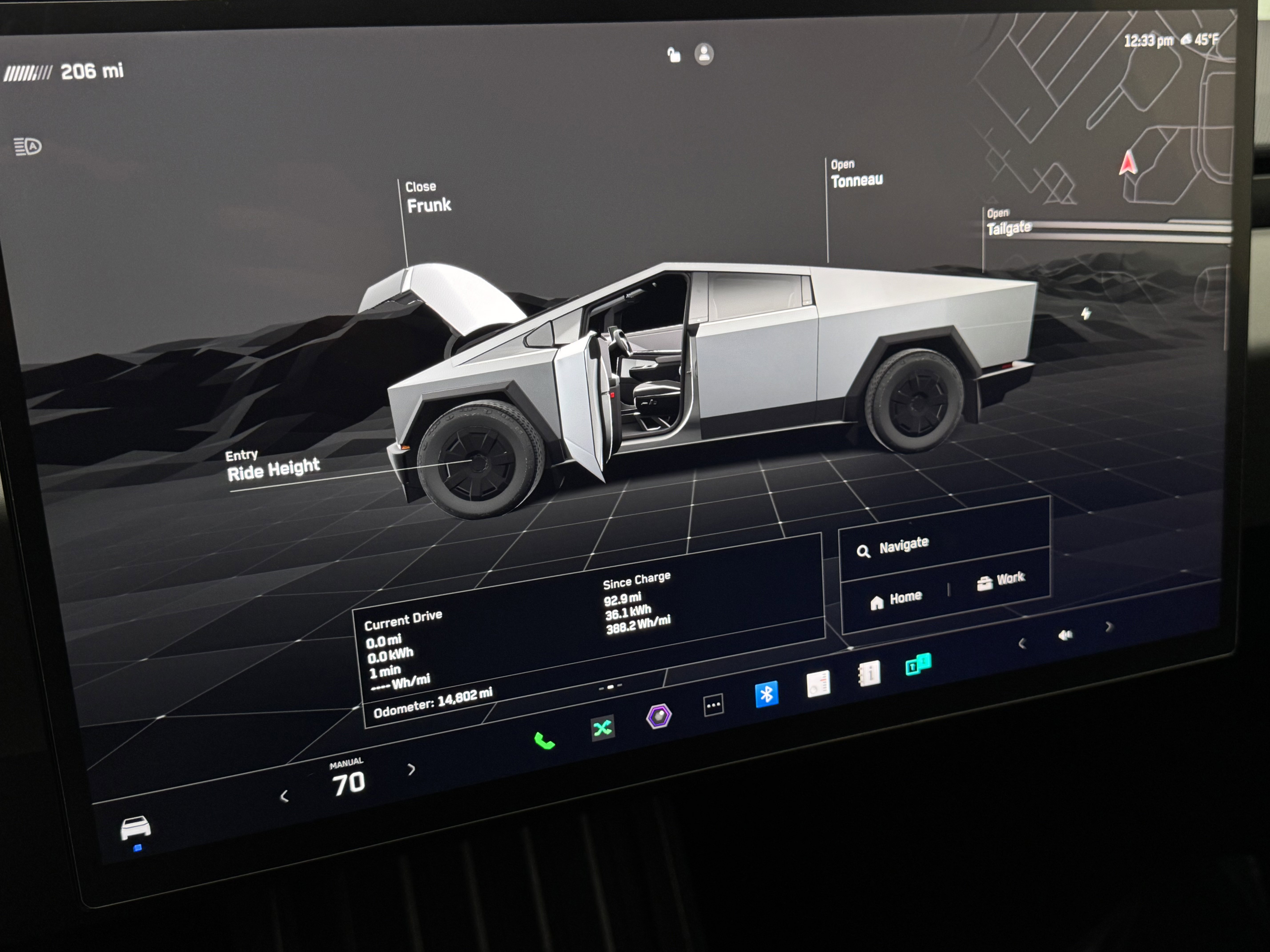 Used 2025 Tesla Cybertruck AWD Crew Cab image 21