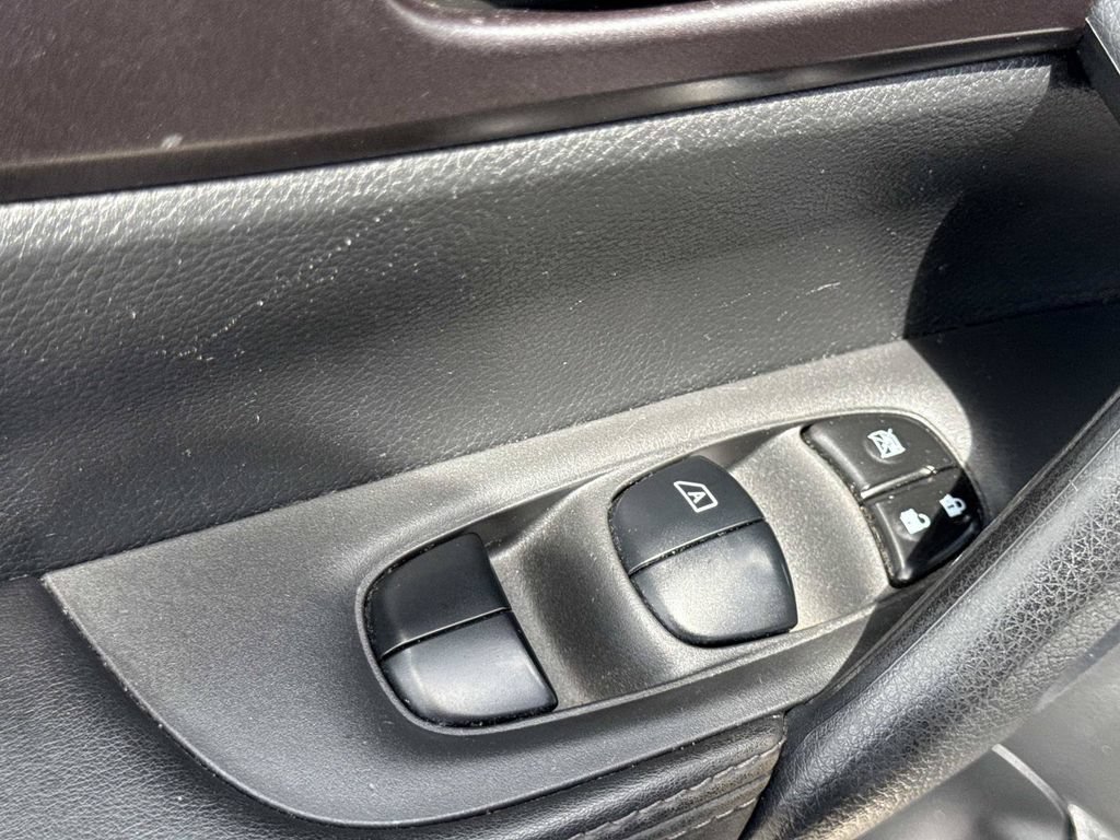 Certified 2021 Nissan Rogue Sport S FWD image 18