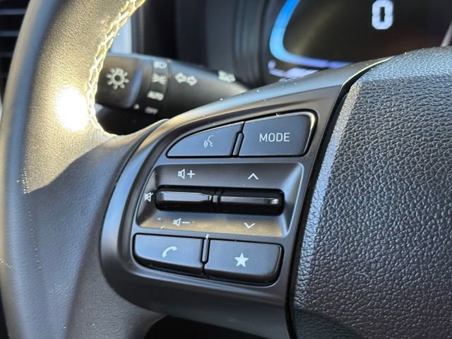 Used 2023 Hyundai Venue Limited image 20