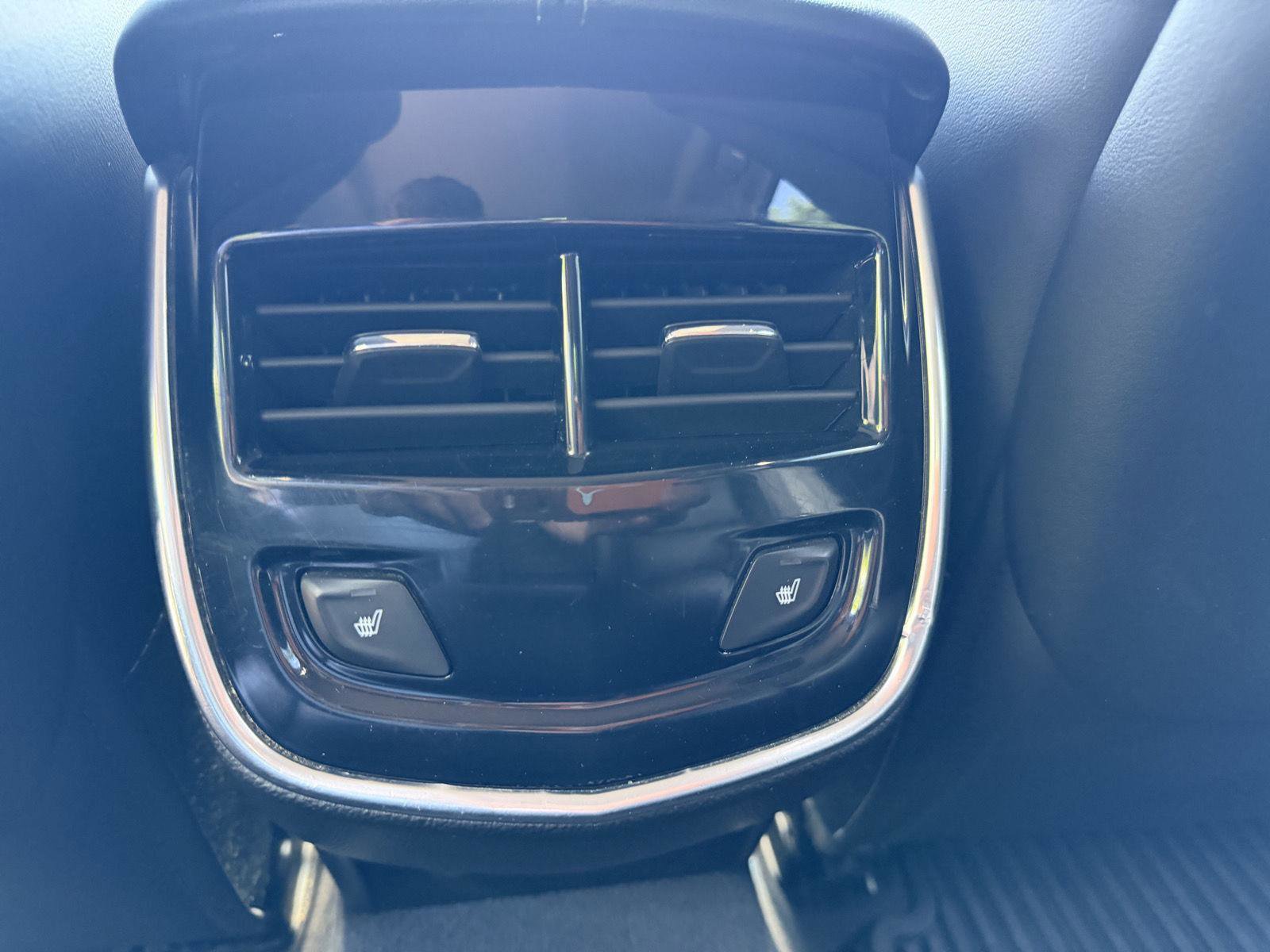 Used 2015 Cadillac XTS Luxury FWD image 22