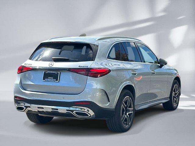 Used 2025 Mercedes-Benz GLC 300 4MATIC image 4