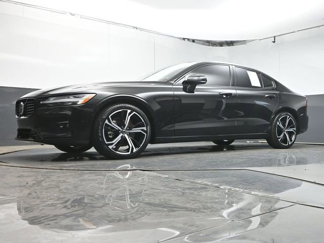 Certified 2025 Volvo S60 B5 Plus AWD/4WD image 33