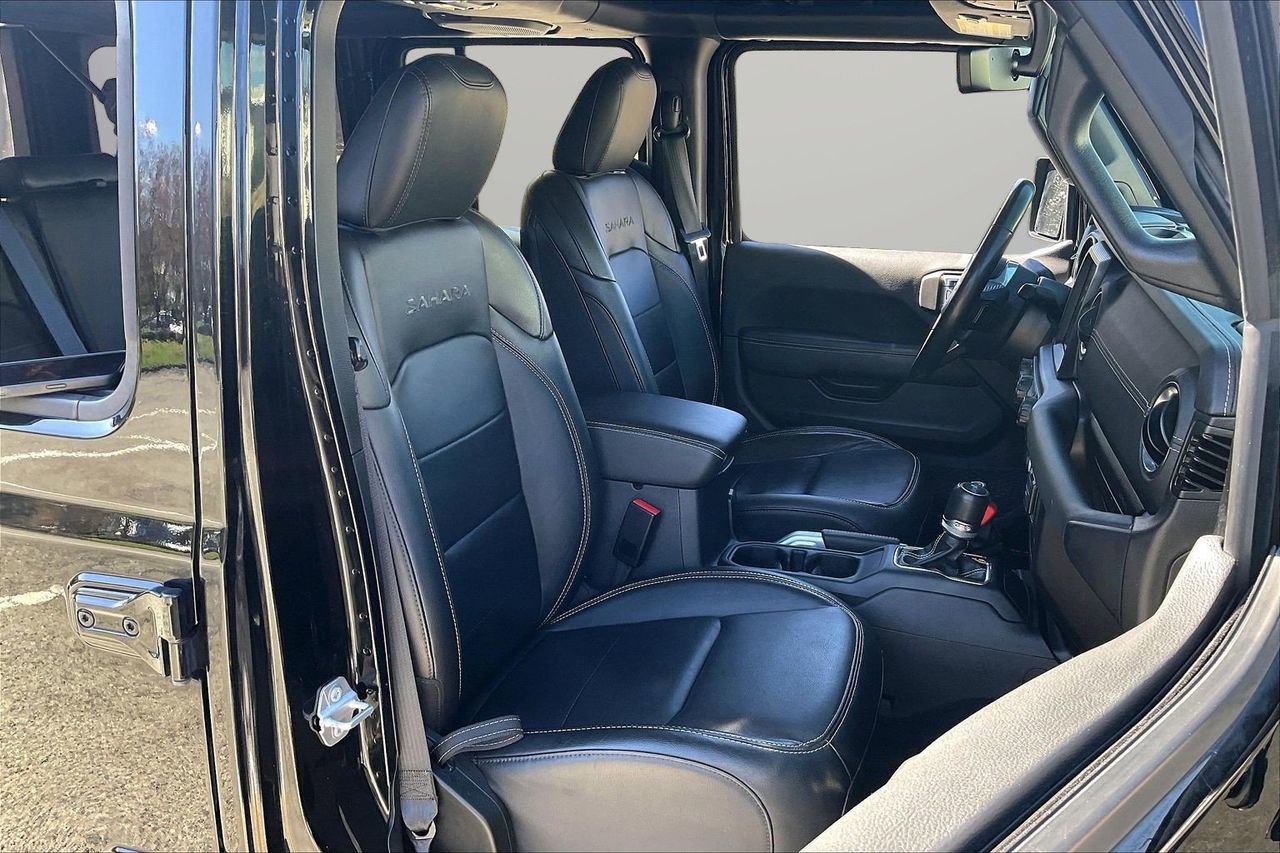 Used 2022 Jeep Wrangler Unlimited Sahara image 24