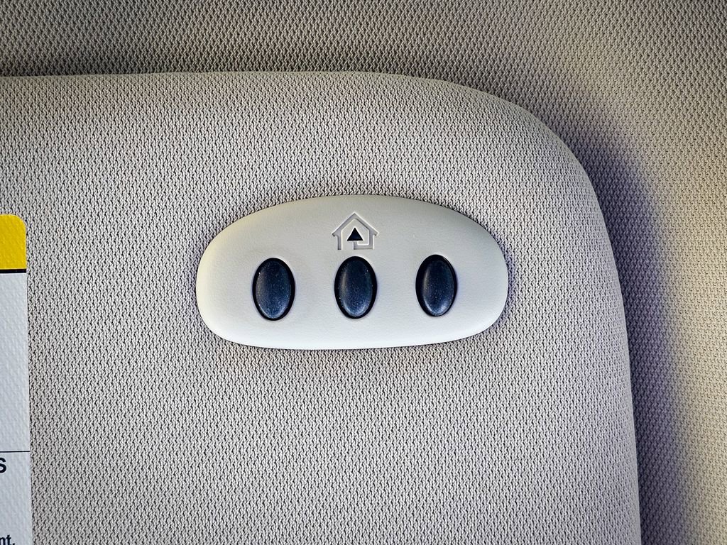 Used 2021 Ford Edge Titanium w/ Class II Trailer Tow Package image 30