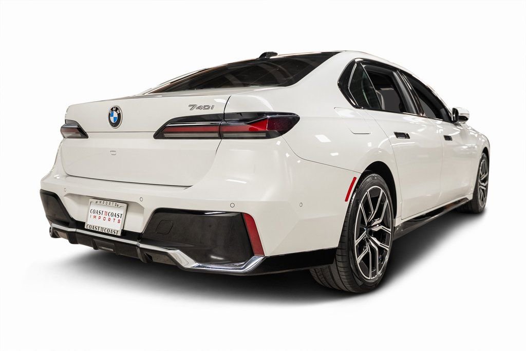 Used 2023 BMW 740i w/ Luxury Rear Seating Package image 25