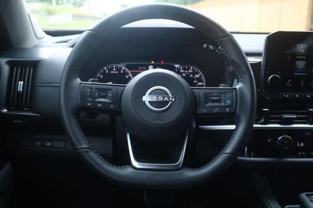 Certified 2025 Nissan Pathfinder SL w/ SL Premium Package FWD image 8