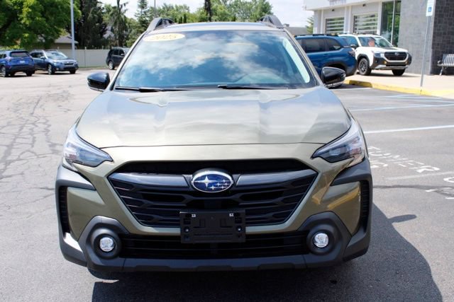 Used 2025 Subaru Outback Premium AWD/4WD image 8