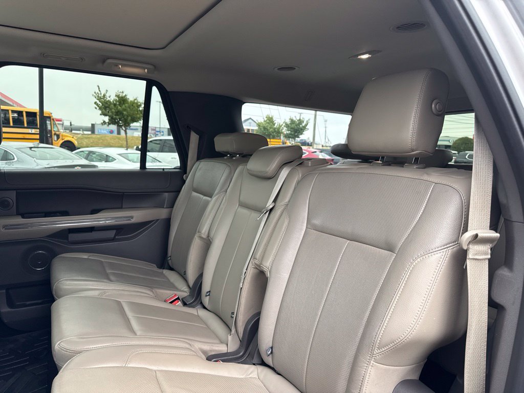 Used 2018 Ford Expedition Max XLT w/ Equipment Group 201A AWD/4WD image 25