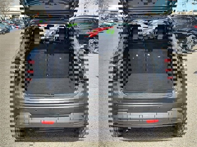 Certified 2025 Nissan Kicks SR image 11